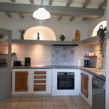 Mas La Gentille ,,, A La Campagne , Beautiful Outdoor , Swimming Pool , Pool House , Nice Green Garden , Bbq ,,, Only For You , Pour Passer Un Sejour Inoubliable Перн-ле-Фонтен Екстериор снимка