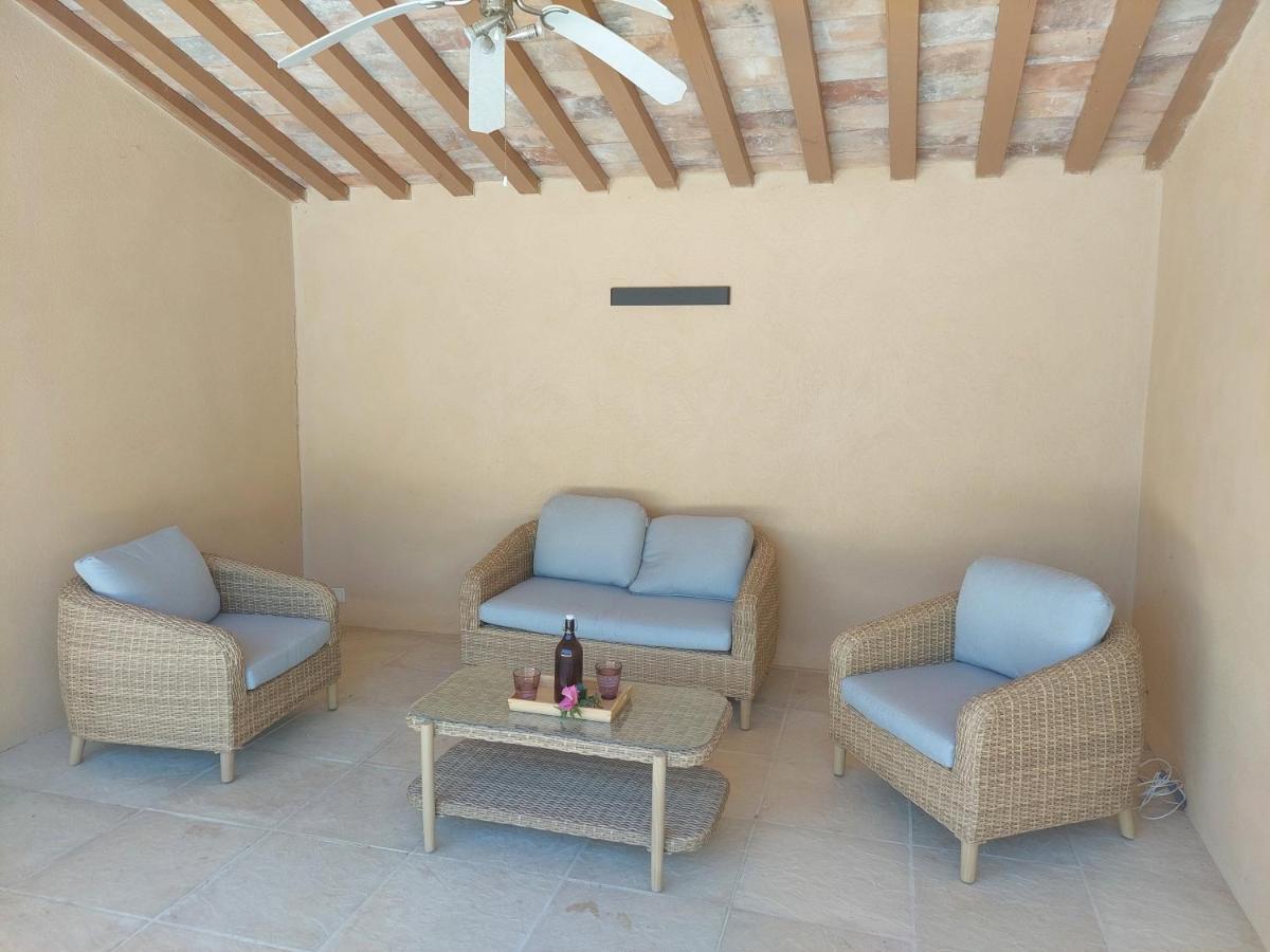 Mas La Gentille ,,, A La Campagne , Beautiful Outdoor , Swimming Pool , Pool House , Nice Green Garden , Bbq ,,, Only For You , Pour Passer Un Sejour Inoubliable Перн-ле-Фонтен Екстериор снимка