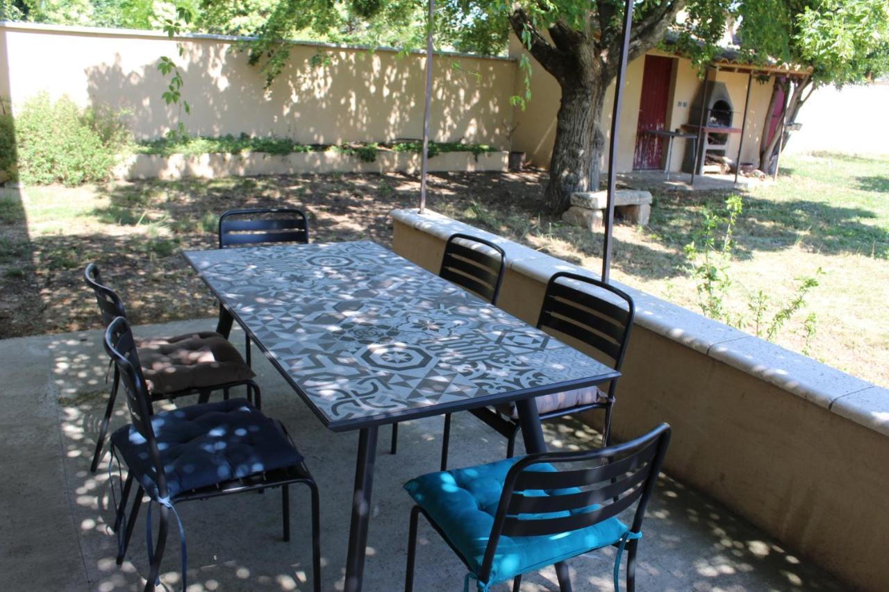 Mas La Gentille ,,, A La Campagne , Beautiful Outdoor , Swimming Pool , Pool House , Nice Green Garden , Bbq ,,, Only For You , Pour Passer Un Sejour Inoubliable Перн-ле-Фонтен Екстериор снимка