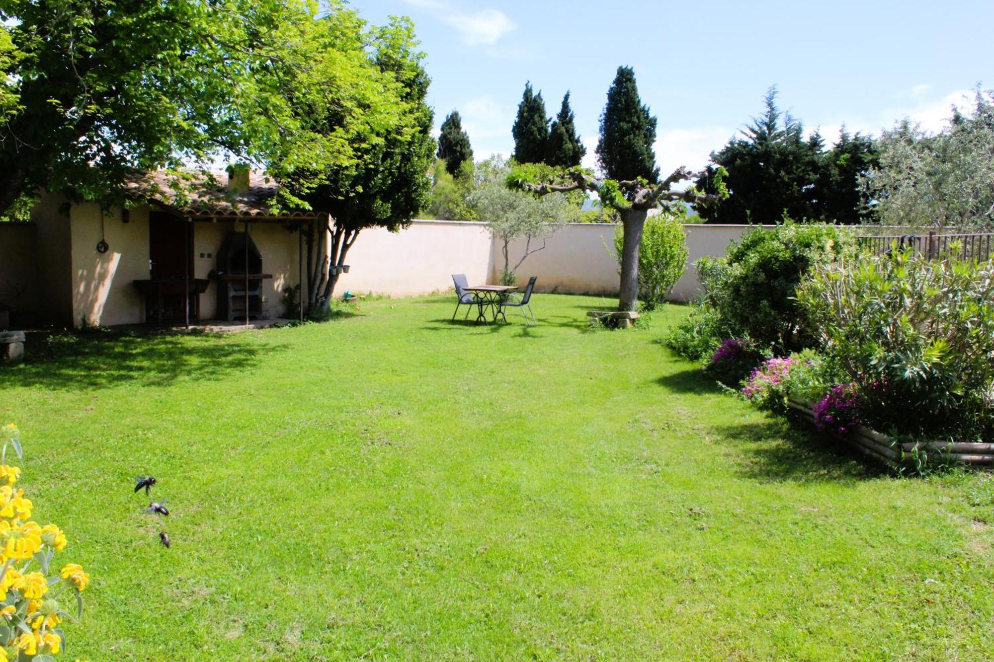 Mas La Gentille ,,, A La Campagne , Beautiful Outdoor , Swimming Pool , Pool House , Nice Green Garden , Bbq ,,, Only For You , Pour Passer Un Sejour Inoubliable Перн-ле-Фонтен Екстериор снимка